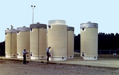 Used nuclear fuel stored in casks at a power plant. Image source: Wikimedia.com