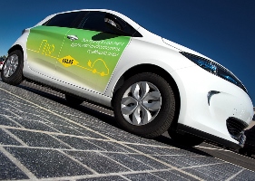 The panels are affixed to the road using a resin. Image credit: Joachim Bertrand/COLAS.