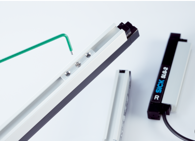 Figure 1: The automation light grid and signal lamp can be used for numerous presence detection and status monitoring tasks. Source: SICK