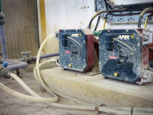 The hose pumps can be run in reverse to clear blockages.
