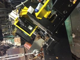 When a portion of the web moves out of tolerance, the micrometer messages the servo controller via Modbus.