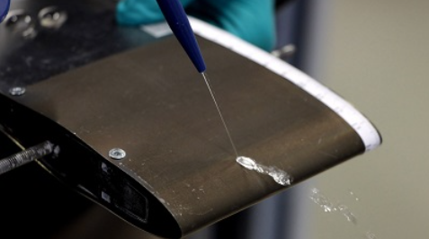 The airfoil with the water-repellent structured surface. Source: Airbus