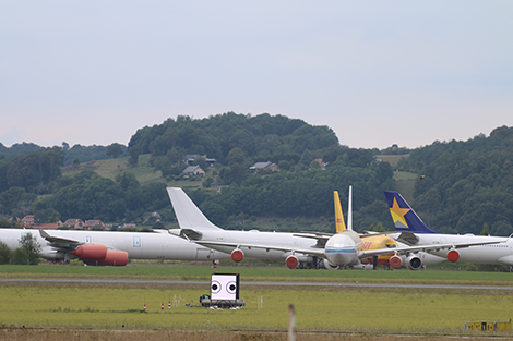 The deterrent pattern on display at Lourdes-Tarbes-Pyr&eacute;n&eacute;es. Source: Anthony Boign&eacute;, Universit&eacute; de Rennes