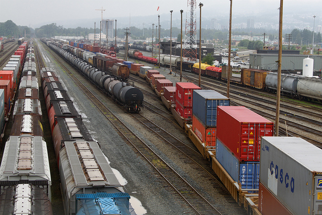 Intermodal connections help distribute goods further along the supply chain. Source: Roy Luck / CC BY 2.0
