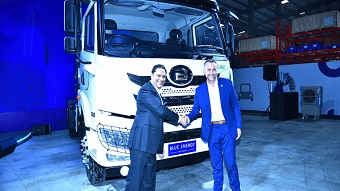 The first natural gas truck in India rolls off the production line, powered by FPT Industrial