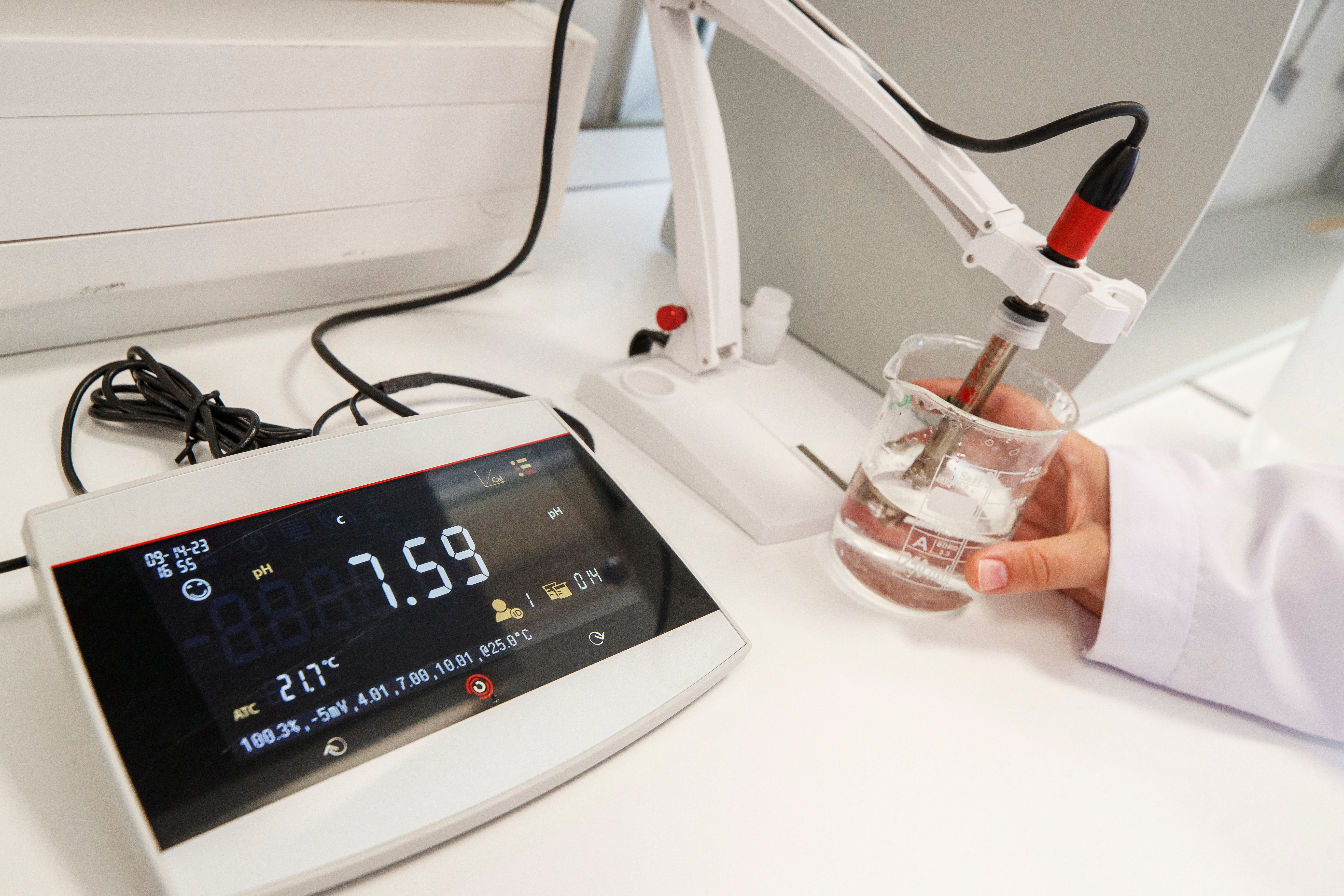 Ensuring accurate pH measurements starts with precise calibration. Use fresh buffers and verify mV response for optimal electrode performance. Source: Suzi/Adobe Stock