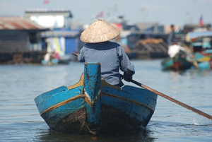 Fishing in Lake Tonle Sap, Cambodia. Source: John Sabo/Arizona State University