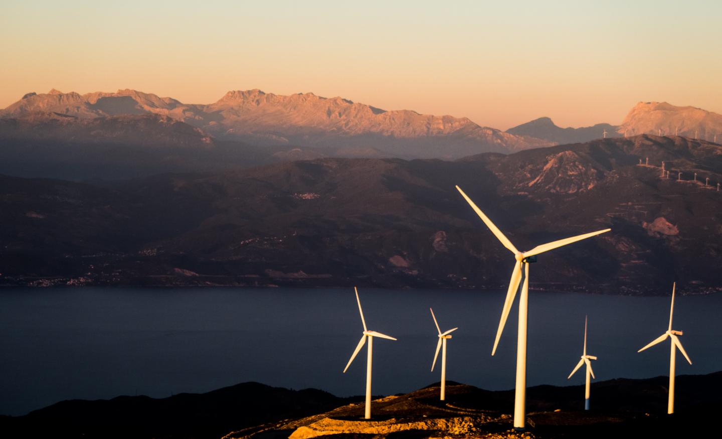 Around 15 percent of US power was generated from renewable energy sources in 2016, according to the US Energy Information Administration. Image credit: StockSnap / Jason Blackeye