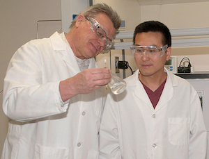 Norbert Kruse, professor in the School of Chemical Engineering and Bioengineering (l), and postdoctoral fellow Yizhi Xiang. Image credit: WSU.