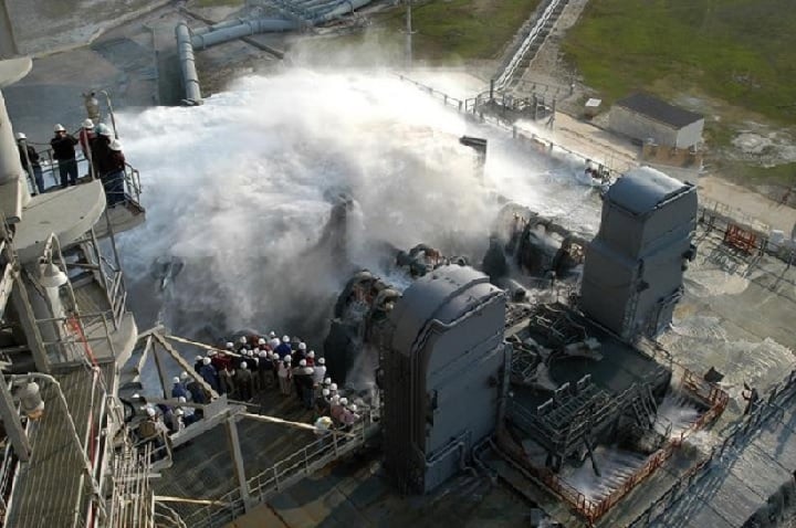 NASA&rsquo;s sound suppression system in effect. Credit: NASA