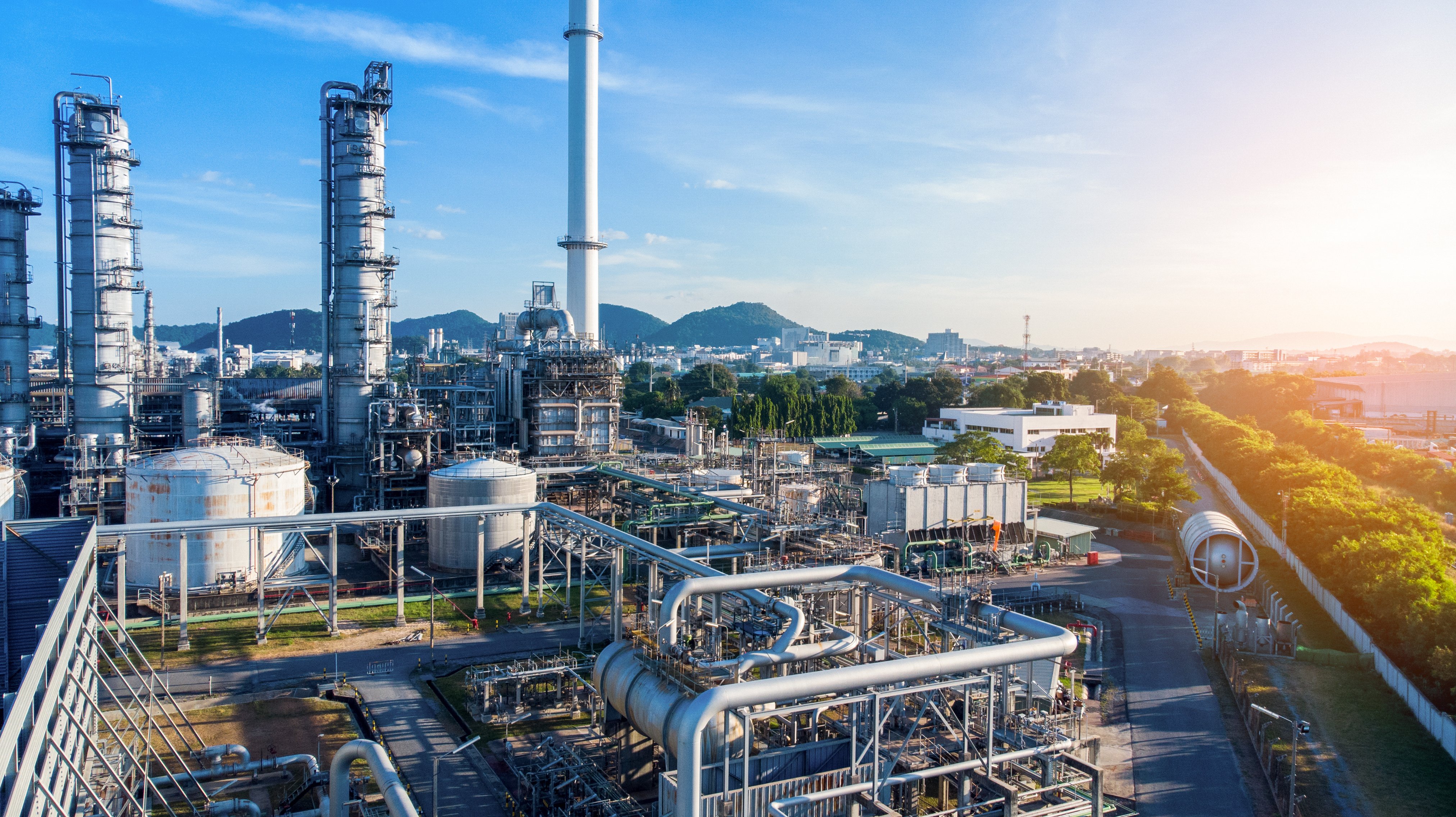 Figure 1: Chemical oil refinery plant. Source: Suphanat/Adobe Stock