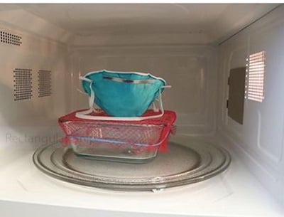 A glass container was filled with 60&thinsp;ml of distilled water, covered with mesh from a produce bag and secured with a rubber band. Source: Katelyn E. Zulauf et al.