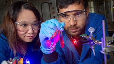 Researchers perform a photochemical separation of ruthenium and iron using blue and red light, respectively. Source: Florida State University