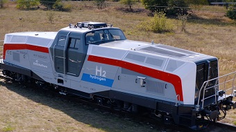 Watch a hydrogen-fueled shunting locomotive