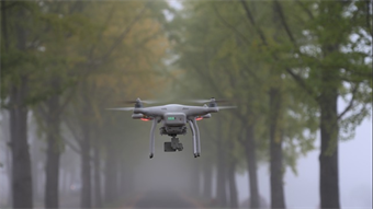 New tech gives US military finger-tip control over swarms of drones