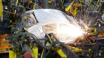Outer framer at work at the Lordstown assembly plant. Source: GM
