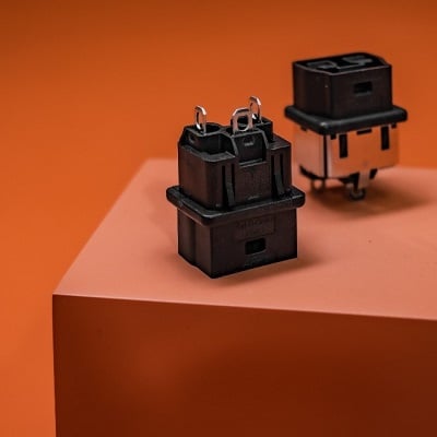 Figure 3: Today, both AC and DC powered data centers around the world trust Saf-D-Grid to connect their ICT equipment efficiently. Source: Anderson Power Products