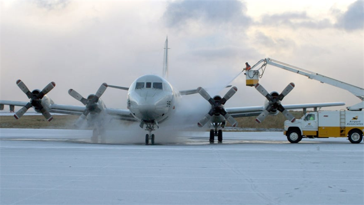 The science behind airplane deicing – a mechanical engineer explains how chemistry and physics make flying a more uplifting experience