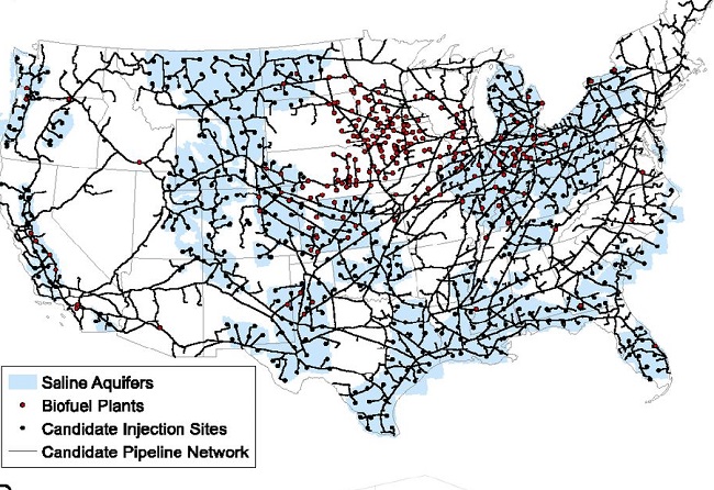 Existing and planned ethanol biorefineries, saline aquifers, candidate CO2 pipeline rights of way and candidate injection sites in the U.S. Lack of adequate sequestration capacity near existing biorefineries necessitates construction of a CO2 transportation network to achieve high levels of abatement.  Source: Sanchez, Johnson, et. al./CC BY-NC-ND