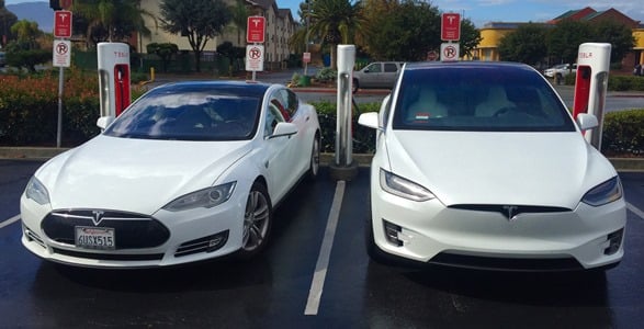The Tesla Model S (left) and Model X (right) share the same platform. 