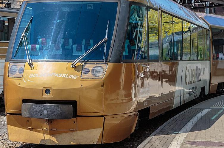 B TRAIN ゴールドバージョン Switzerland's high-tech GoldenPass Express train | GlobalSpec