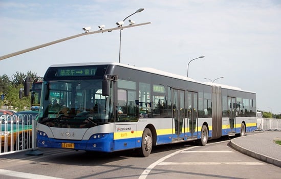 Beijing BRT Line 1. Note the doors on the left-hand side of the bus -- the BRT line uses central island platforms for most of its route. Image source: wikipedia