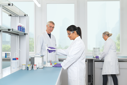 Bench safety organization improves safety, reduces cross-contamination and streamlines daily workflows. Source: Mettler Toledo