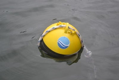 Smart buoy prevents fishing gear loss