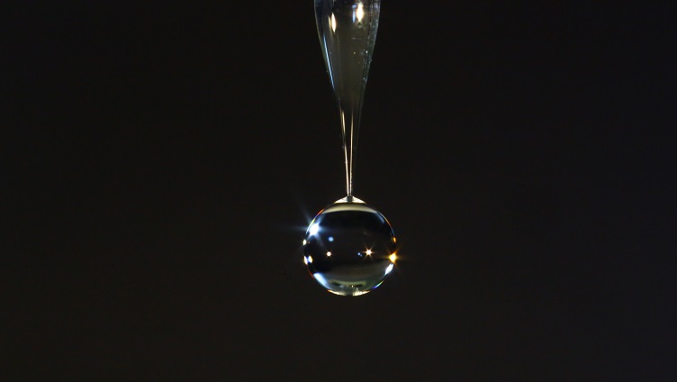 Sound waves are being used to generate a controllable force that can pull droplets, regardless of their viscosity, off a printer nozzle. Source: Daniele Foresti, Jennifer A. Lewis, Harvard University