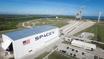 Kennedy Space Center undergoes modifications to adapt it to the needs of SpaceX's Falcon 9 and Falcon Heavy rockets. Image credit: SpaceX.