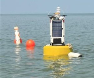 A buoy on Lake Erie monitors for algae blooms, among other environmental parameters. Image source: City of Toledo