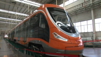 The tram can reach a top speed of 43mph and refuels in around three minutes. Image source: RT.com