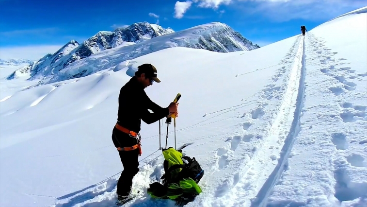 Chris Davenport tests an early version of Mountain Hub, the Avatech SP1, on Mount St. Elias in Alaska. Image credit: Chris Davenport