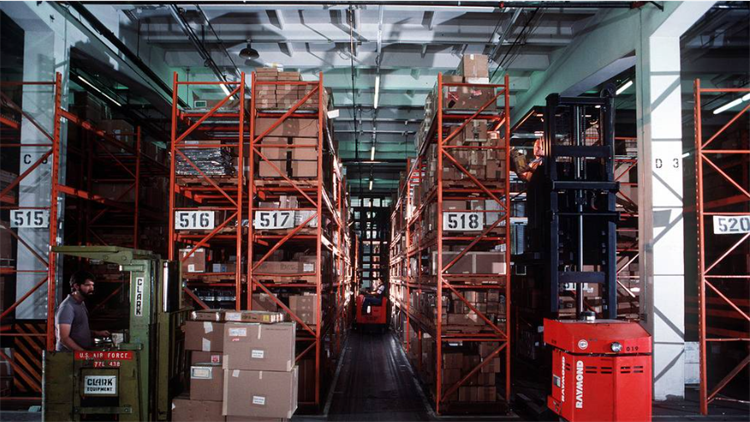 How smart warehouses are reshaping distribution networks