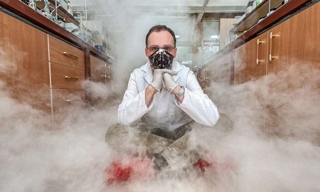 The analytical technique developed by the Warsaw-based scientists is a method of finding out about the finest details of the chemical structure of smog molecules. Source: IPC PAS, Grzegorz Krzyzewski 