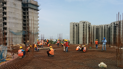 Replacing 10% of sand in concrete with waste plastic may reduce the vast amounts of plastic waste on India’s streets, and deal with a national sand shortage. Source: University of Bath
