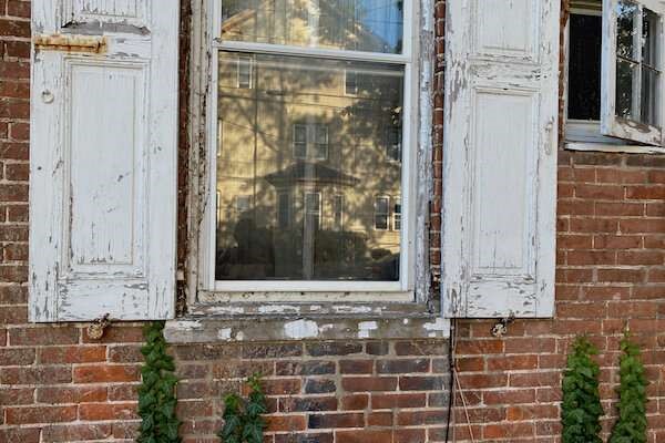 Lead paint can pose a threat to public health, particularly for children. In a new publication, Penn scientists and colleagues underscore the importance of implementing policies that ban the production and trade of lead paint to stop further problems before they start. Source: Reto Gier&eacute;