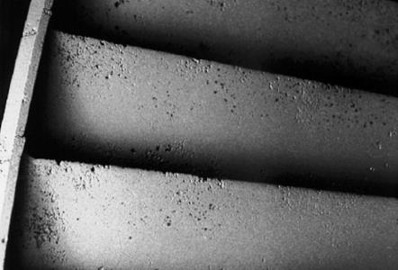 Steam turbine blade pitting resulting from corrosion fatigue