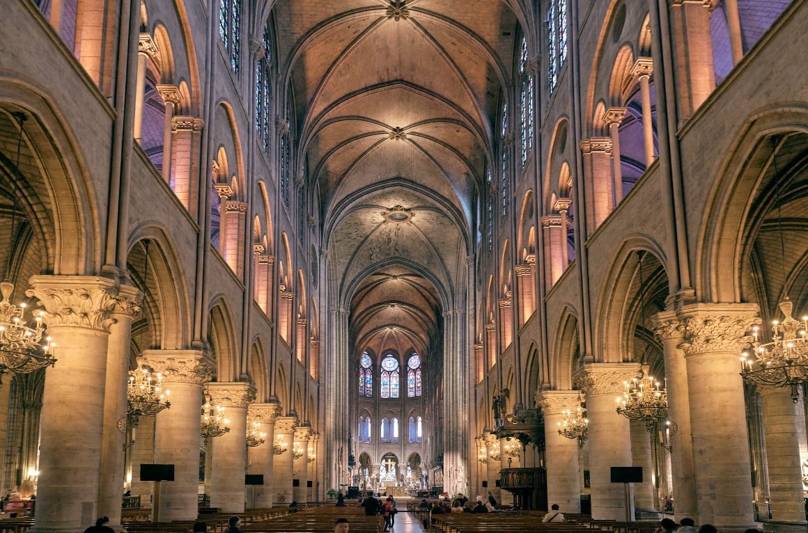 Panorama of the interior of the Notre-Dame Cathedral. Source: Pedro Szekely / CC BY-SA 2.0