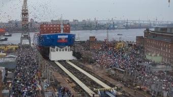 Balloons fill the air as the nuclear-powered icebreaker "Ural" is launched. Source: Rosatom