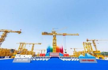 World's largest tower crane rolls off assembly line