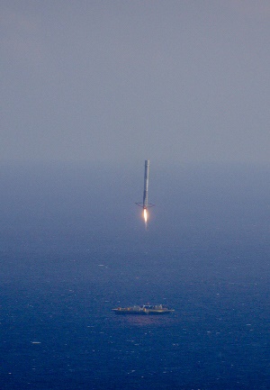 The SpaceX CRS-6 Falcon 9 lands on a drone ship in April 2015. Image source: SpaceX