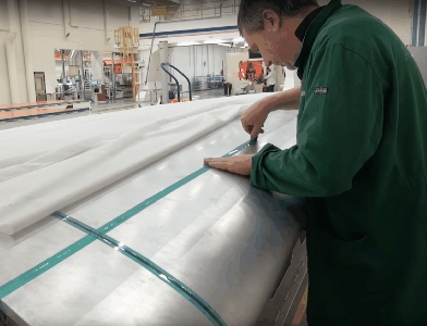 The smooth outer surface and wing leading edge reduce drag, facilitating airflow over the wing. Image credit: Saab.